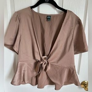 Wild Fable Satin Crop Tie Front Beige Blouse Size L‎